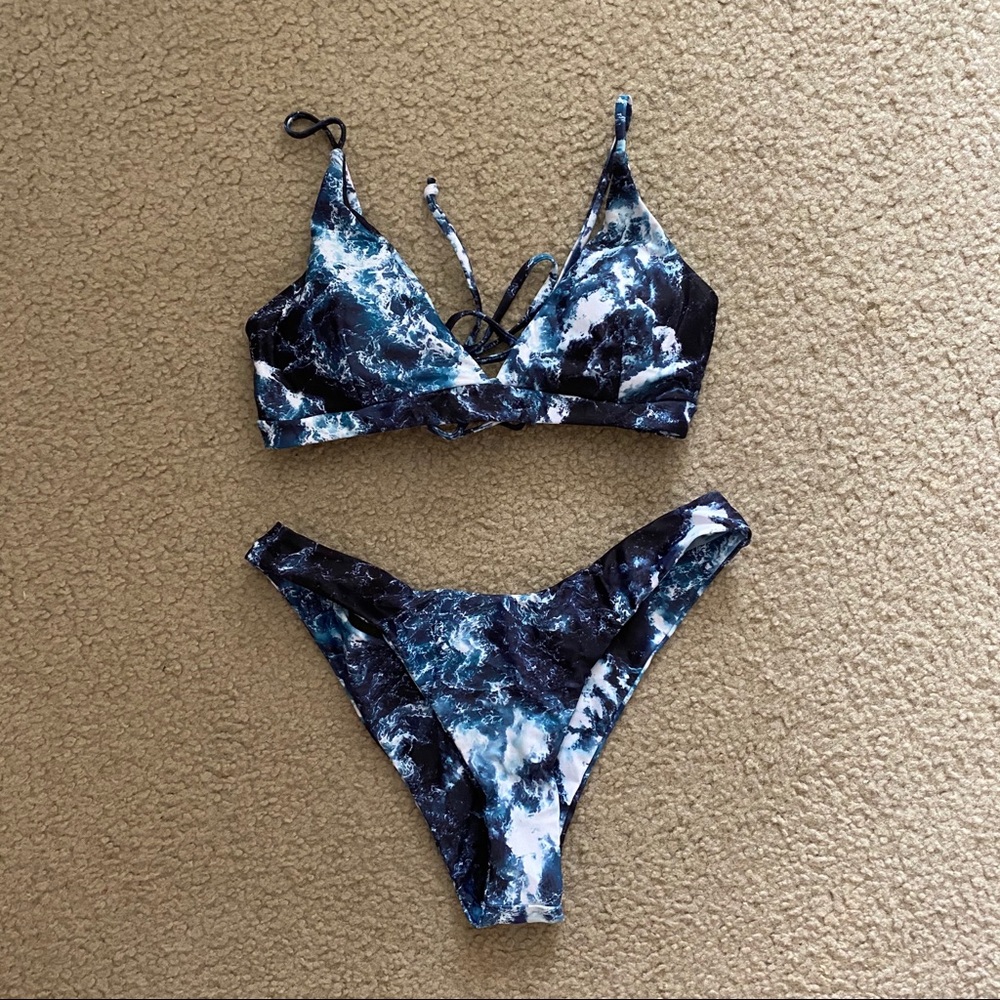 Bikini - new/never worn!! wave pattern